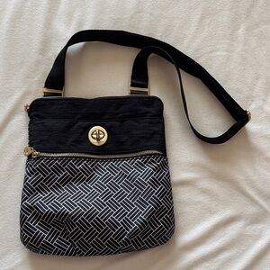 Baggallini crossbody bag